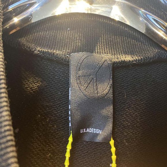 GALLERY DEPT Orange Letter Print Logo T-Shirt - Black Long Sleeve - Picture 4 of 16